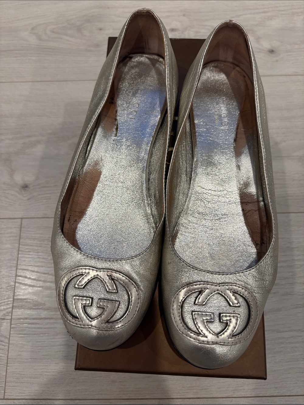 Gucci Silver Leather Logo Ballet Flats - Women